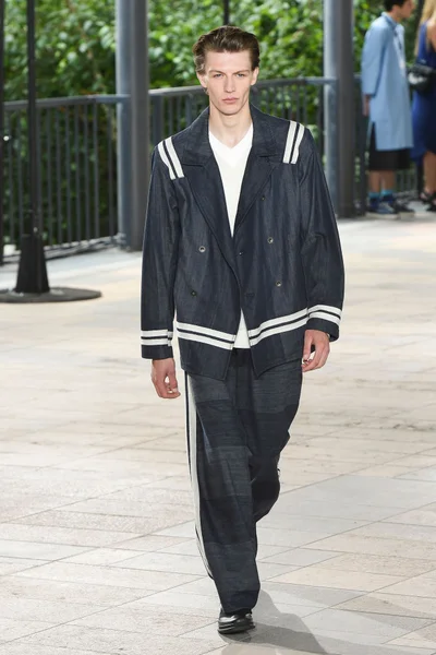 Look 13